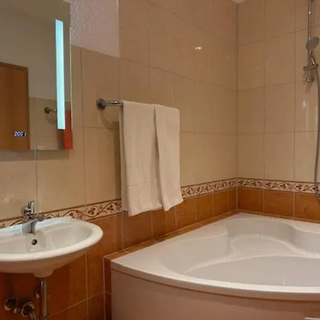 Corniche Hotel-3