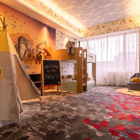 Royal Plaza On Scotts-3