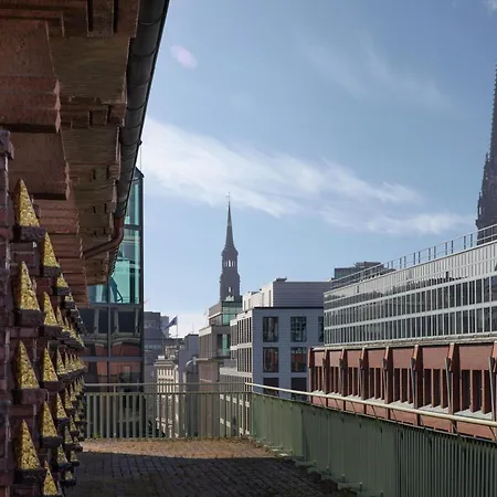 Renaissance Hamburg Hotel-2