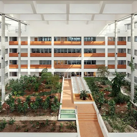 Courtyard By Marriott Prague Airport-2