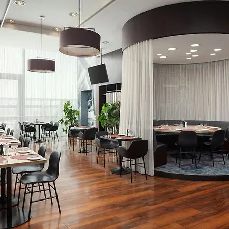 Courtyard By Marriott Prague Airport-3