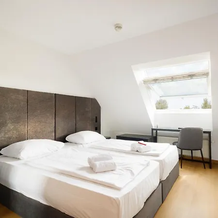 Lenas Donau Hotel-2