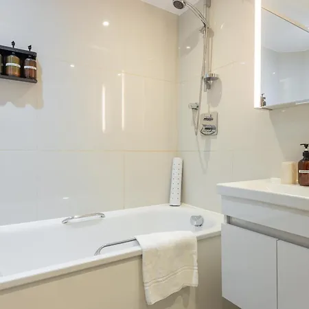 Mayfair House-3