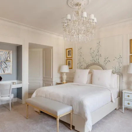 Four Seasons Hotel George V Paris-3