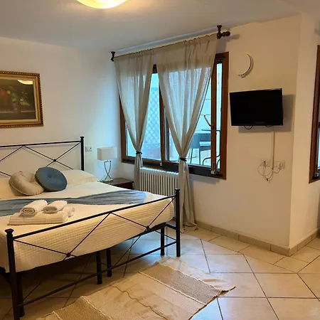 Residence Villa Margherita With Pool & Hydromassage-3