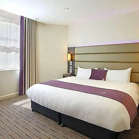 Premier Inn London Hackney-2