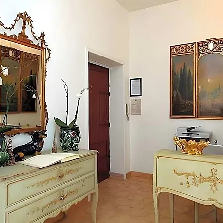 Navona Governo Vecchio Guest House-2