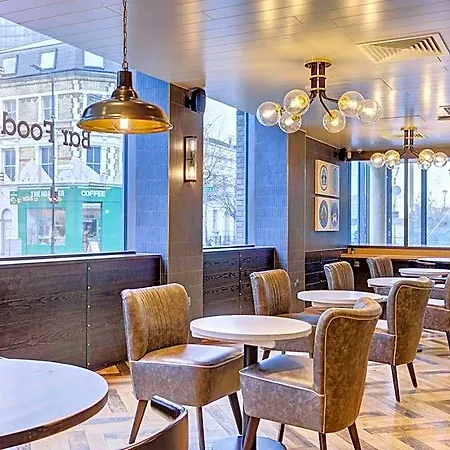 Hub By Premier Inn London West Brompton-3
