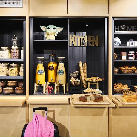 Moxy Paris Bastille-3