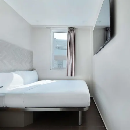 ibis budget Singapore Dahlia-2
