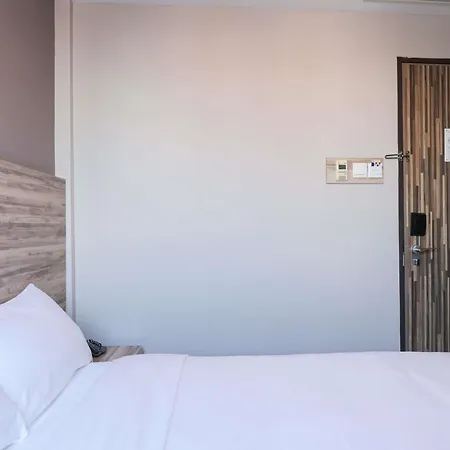 Ibis Budget Singapore Clove-2