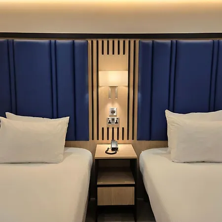 Spark By Hilton London Chiswick-2