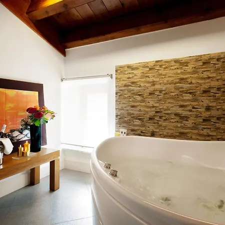Palazzo Brunaccini Boutique Hotel-3