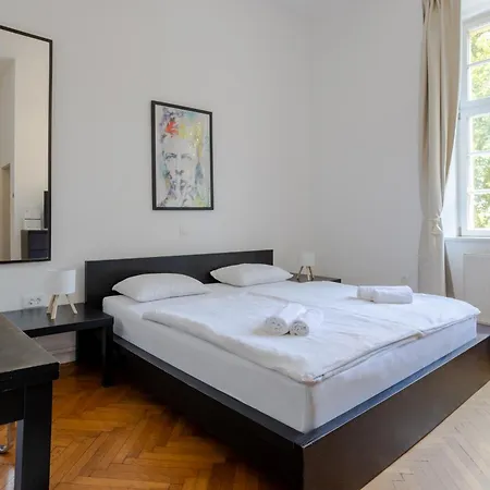 Urban Rooms-- Free Parking---2
