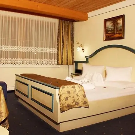 Hotel Edelweiẞ garni - b&b-2