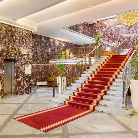 Hotel Unique Majestic Hauptbahnhof-3