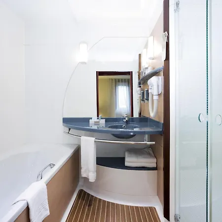 Novotel Suites Paris Montreuil Vincennes-3