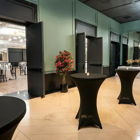 The Tillary Hotel Brooklyn-2