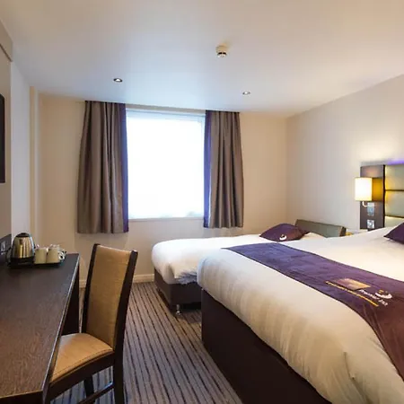 Premier Inn London Wandsworth-2