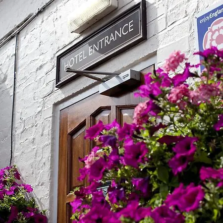 The Railway Tavern Hotel-3