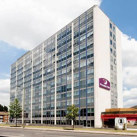 Premier Inn London Hendon - The Hyde-2
