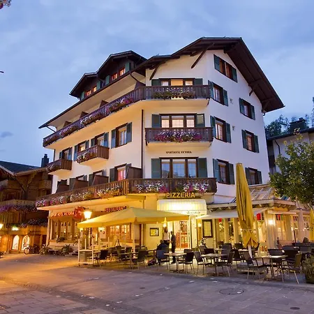 Sporthotel Victoria-3