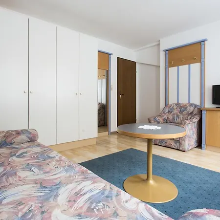 Hotel Das Zentrum-3