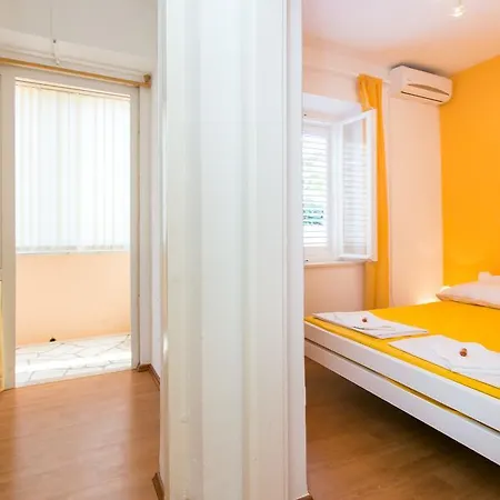 Yellow Room Guesthouse-3