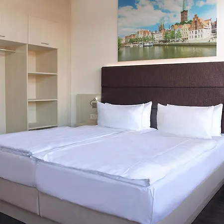 Viva Hotel Lübeck-2