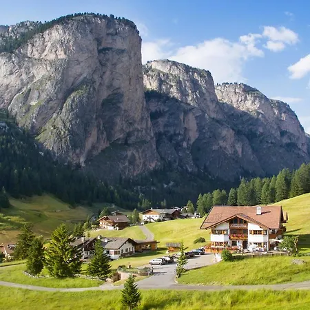 Garni Hotel Rosengarten B&B-3