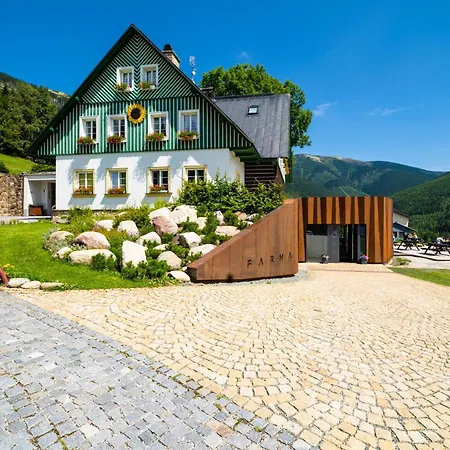 Pension Slunecnice & Panorama Restaurant Farma-3