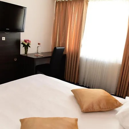 Hotel Toess-2