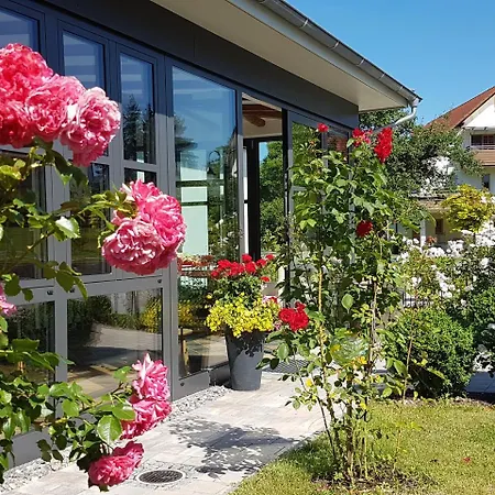 Landgut Apfelrose-3