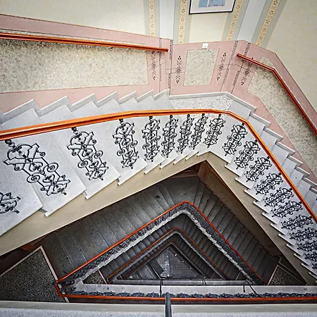 Deminka Palace-2