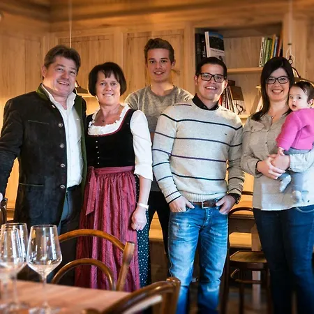 Hotel Weingut Klosterhof-3