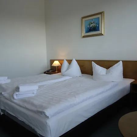 GreenLine Hotel Hellfeld-3