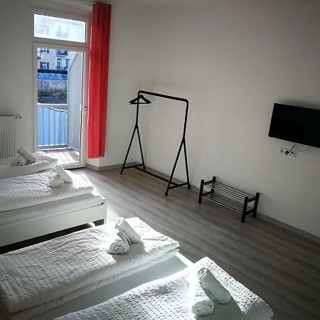 Iceman Room'S Central-3