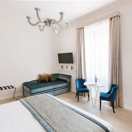 Rhea Silvia Luxury Navona-2
