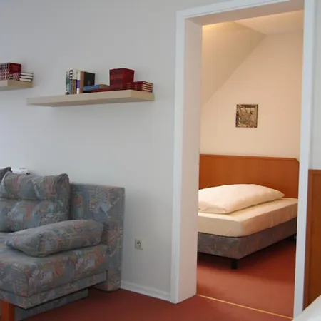 Hotel Garni Kaiserpfalz-3