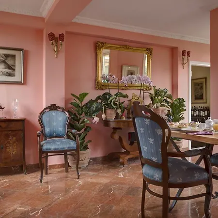 Episcopo Lipinsky Luxury Suites-2