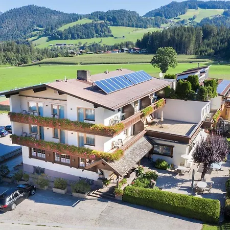 Angerer Alpine Suiten und Familienappartements Tirol-2