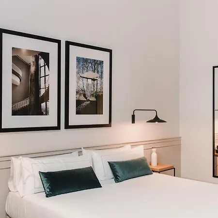 Room Mate Helen Berger Boutique-2