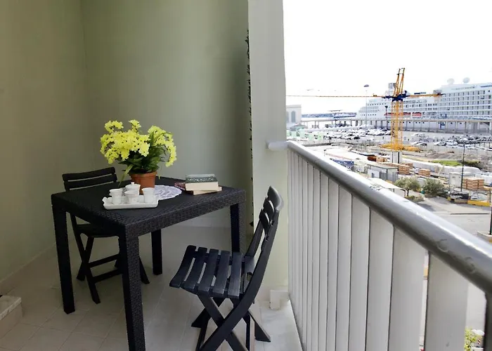 Six Rooms Neapel