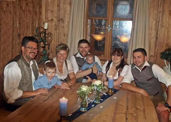 Gasthof Erzherzog Rainer - Zimmer und Ferienwohnung Kössen