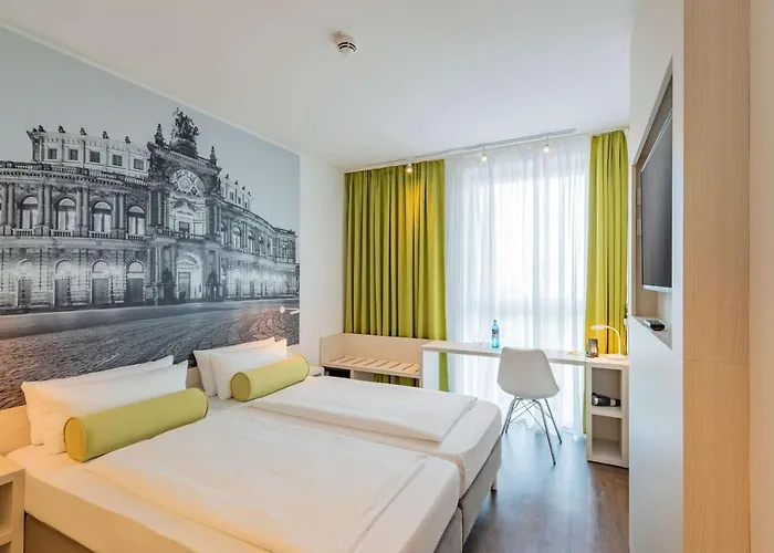 Hotel Super 8 By Wyndham Dresden
