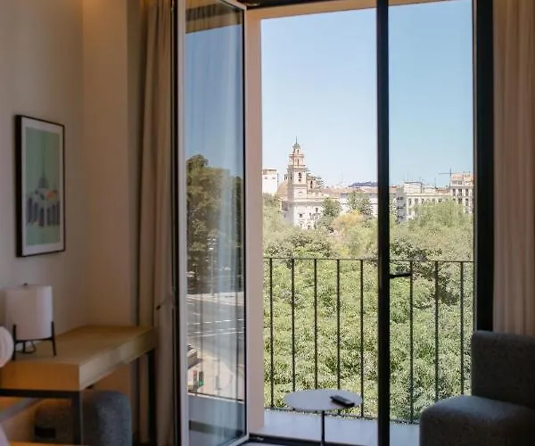 Myr Puerta Serranos Valencia