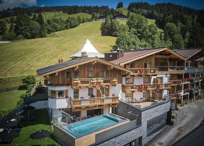 Hotel Astrid Inklusive Jokercard & Pool Saalbach-Hinterglemm