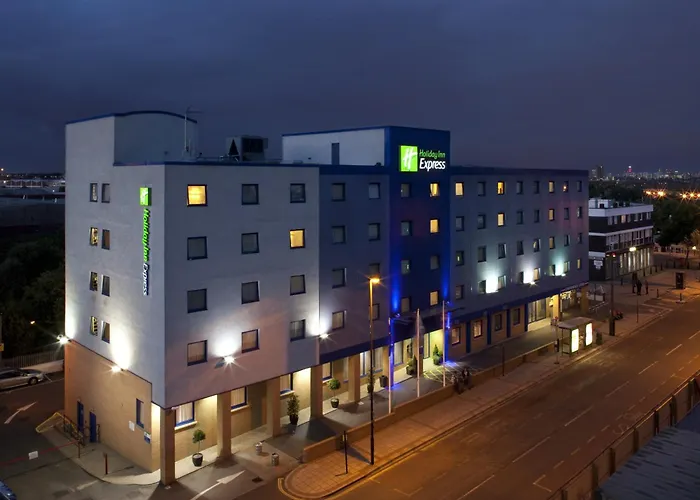 Holiday Inn Express Park Royal By Ihg London