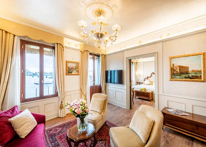 Monaco & Grand Canal Venedig