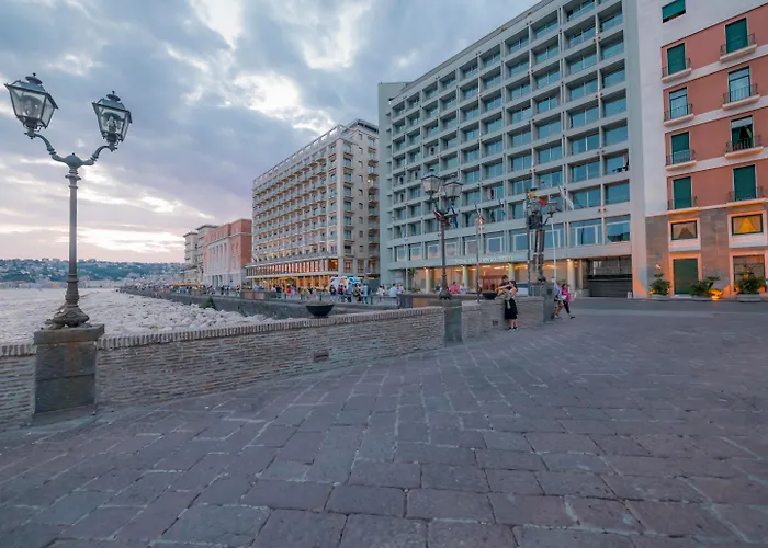Hotel Royal Continental Neapel